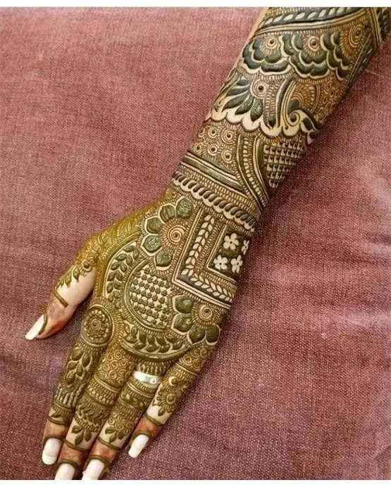 Droplet And Sunflower Lovely Back Hand Mehndi Design Motif